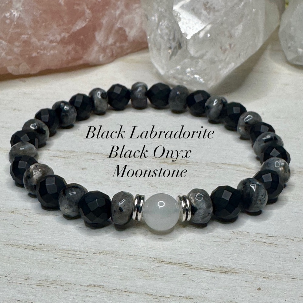 Black Labradorite and Onyx Bracelet